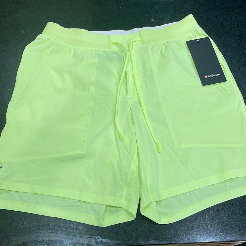 Lululemon NWT License to Train 7” shorts size Large